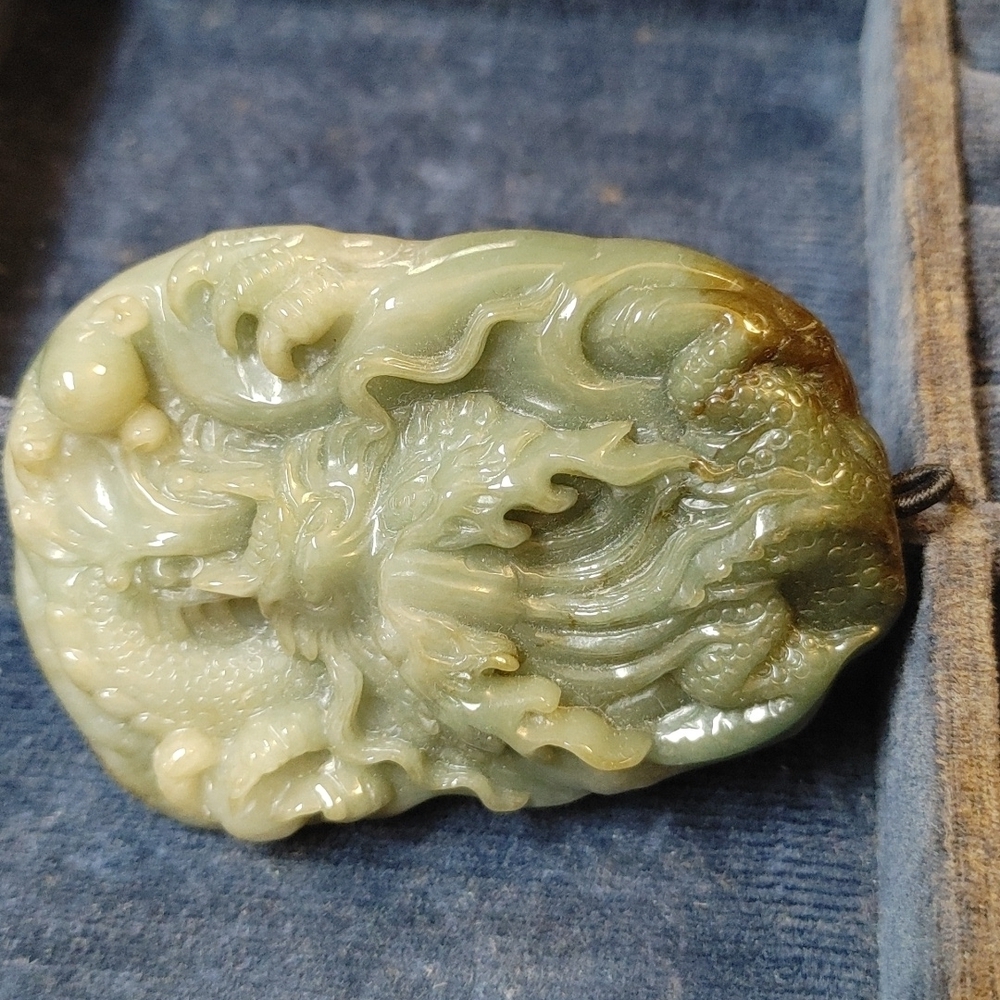 Jadeite Large Fire Breathing Dragon - Picture 7 of 17